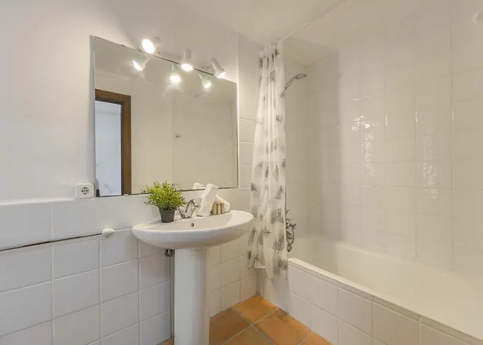 Hidden Retreat / Denga Villa Pollença