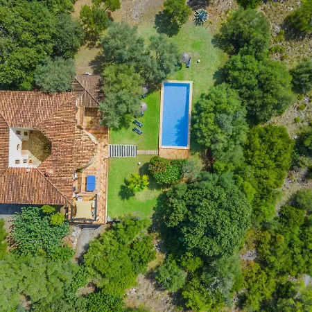 Hidden Retreat / Denga Villa