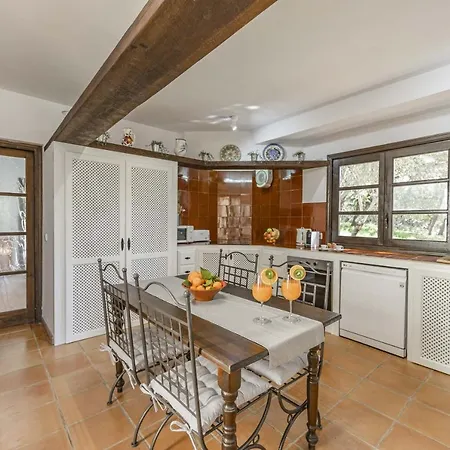 Hidden Retreat / Denga Villa Pollença