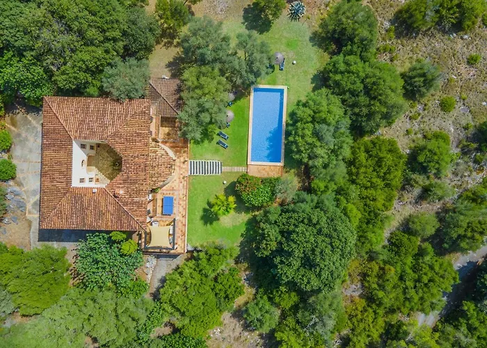 Hidden Retreat / Denga Вилла