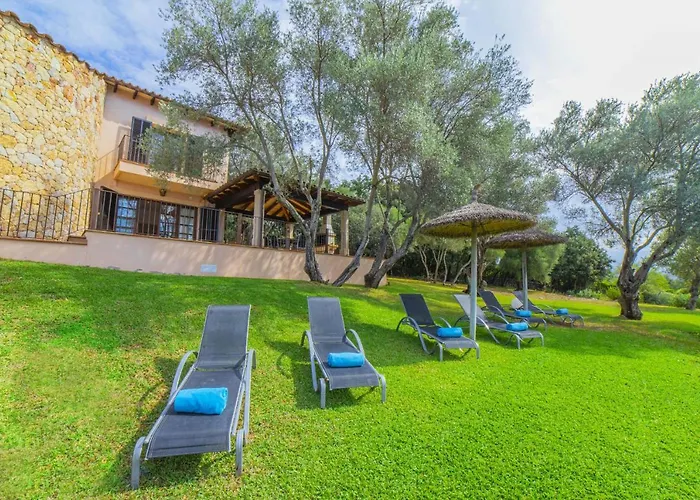 Hidden Retreat / Denga Pollenca