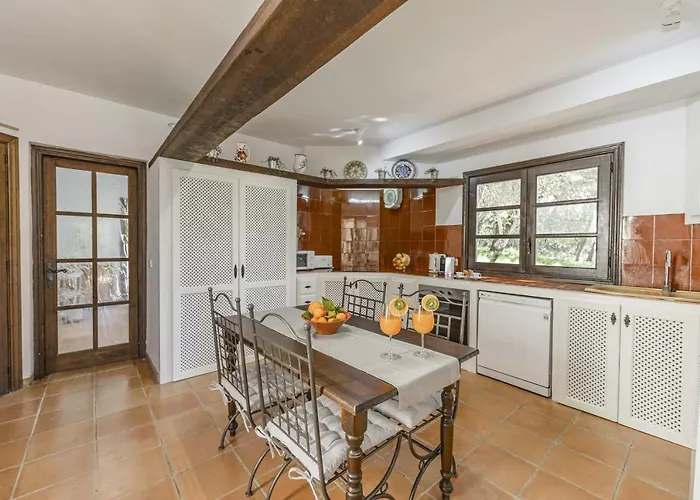 Hidden Retreat / Denga Вилла Польенса