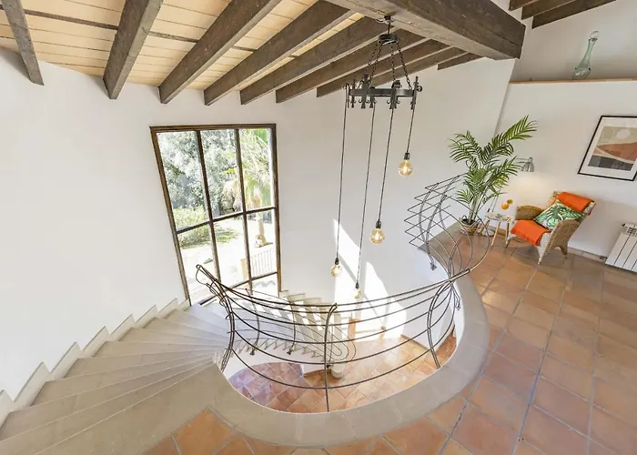 Вилла Hidden Retreat / Denga