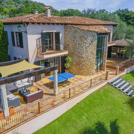 Вілла Hidden Retreat / Denga Польєнса