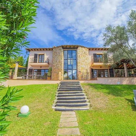 Вілла Hidden Retreat / Denga