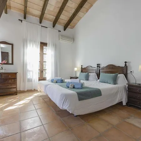 Hidden Retreat / Denga