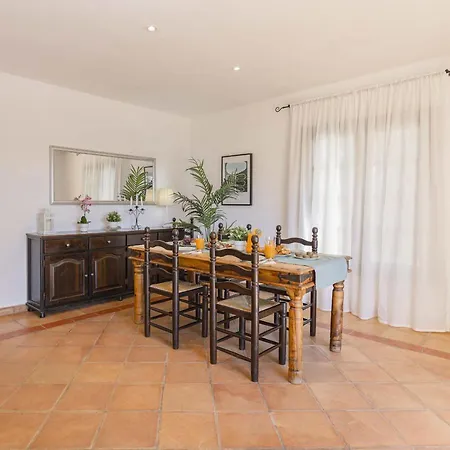 Hidden Retreat / Denga Вілла